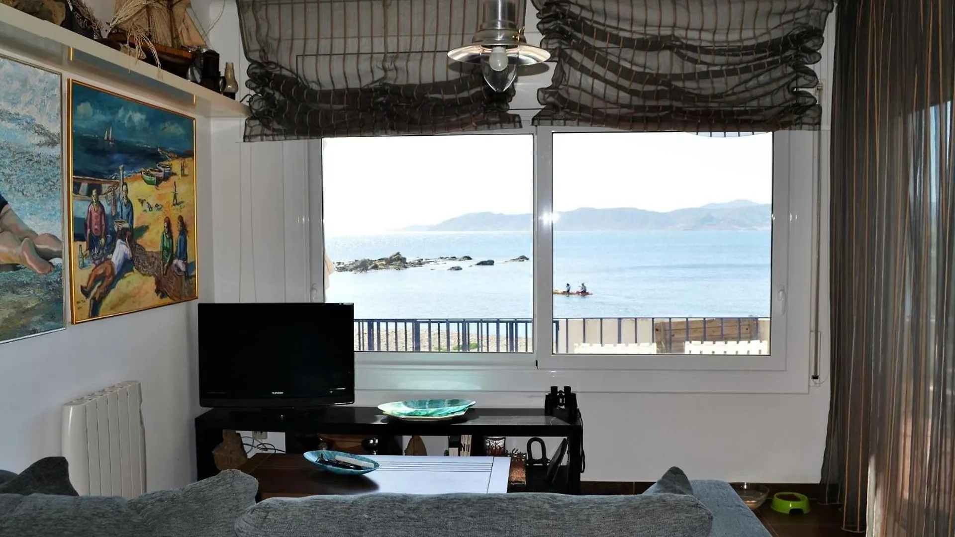 Apartamento Reformado Con Jardin Y Terraza Frente Al Mar En Cap Ras, Cerca De Llanca, Acepta Mascotas - Es-170-29 Apartment
